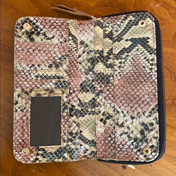 Kenneth Cole wallet - Picture 5 of 9